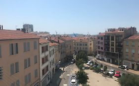 Appartement Proche Centre Ville, Port, Et Mont Faron